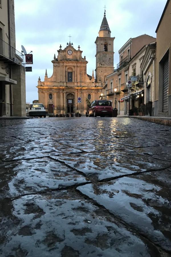 הוילה Agira Sopra La Piazza מראה חיצוני תמונה