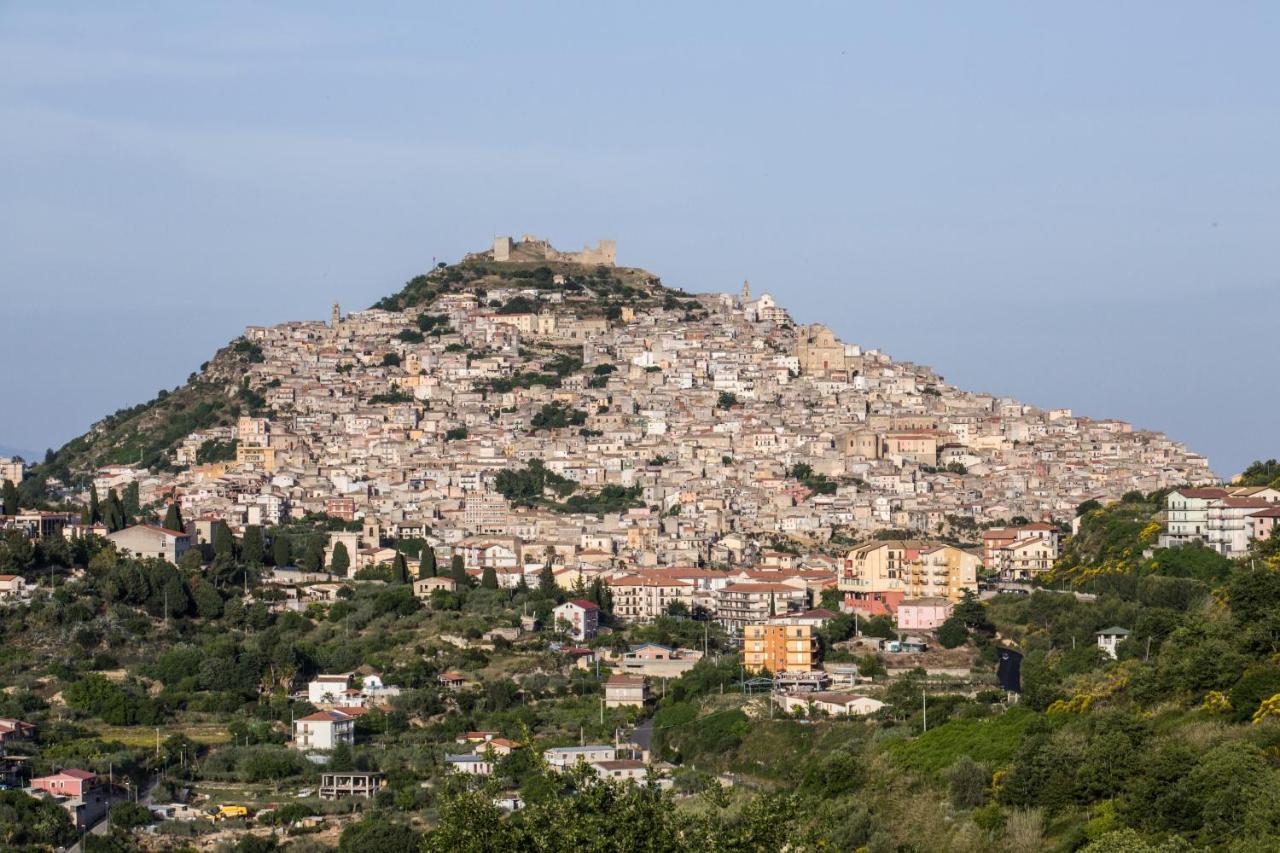 הוילה Agira Sopra La Piazza מראה חיצוני תמונה